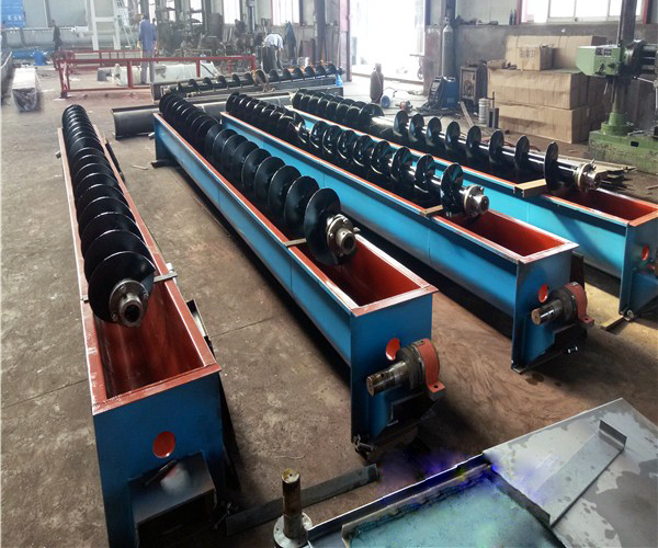 What is a screw auger conveyor?